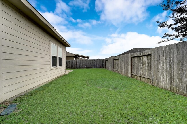 Building Photo - 315 Apache Field Ln