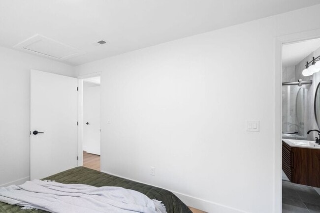 Building Photo - 4916 NE Alberta Ct