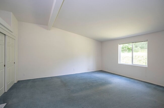 Building Photo - 3-Bedroom Gig Harbor Retreat with Private ...