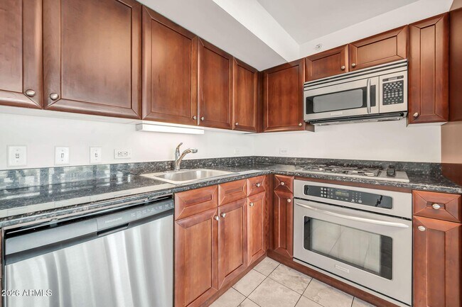 Building Photo - 4808 N 24th St