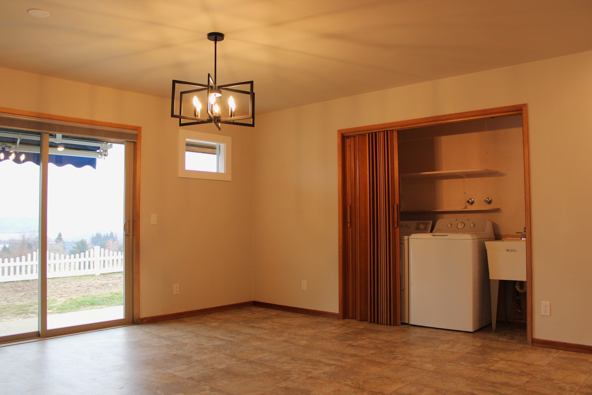 Building Photo - 2733 Debord Dr