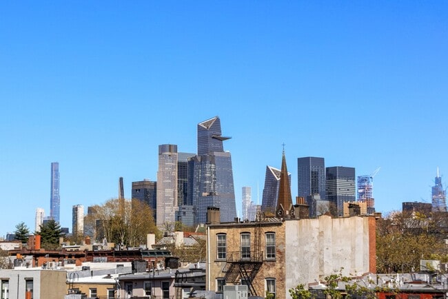 Building Photo - 634 Garden St