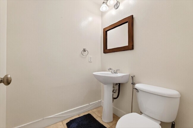 Building Photo - 5055 Addison Cir
