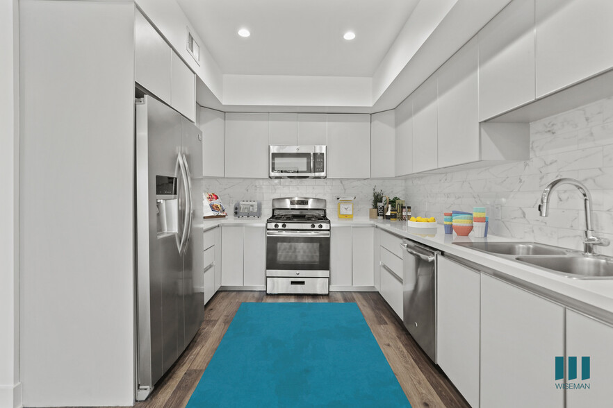 Full-Size Kitchen with Energy-Efficient Appliances - Richland Metro by Wiseman