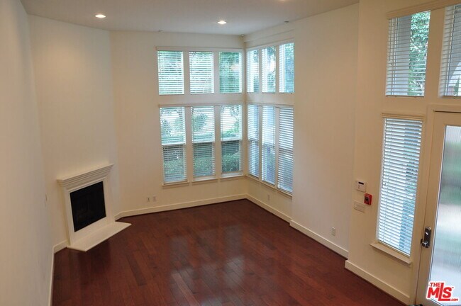 Building Photo - 6010 S Celedon Creek
