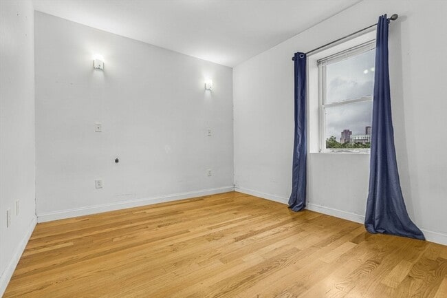 Building Photo - 48 Dudley St