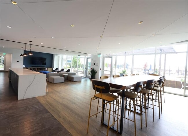 Building Photo - 923 Peachtree St NE