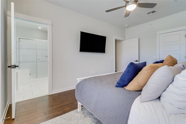 Building Photo - 4121 Berkman Dr