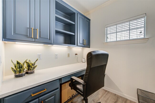 Building Photo - 1131 Sopris Dr