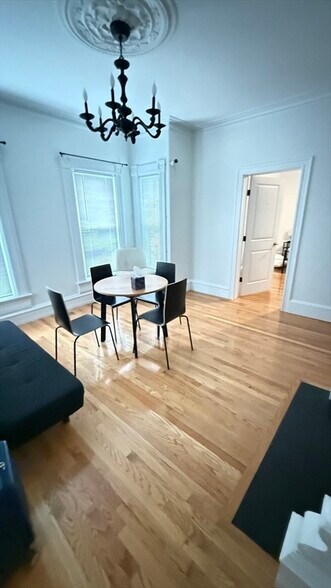 Building Photo - 174 Boston St