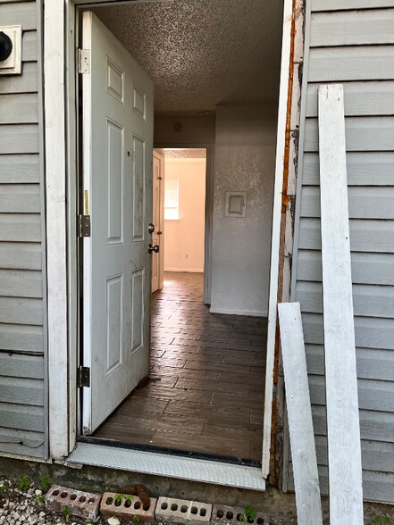 Building Photo - 929 S 15th St