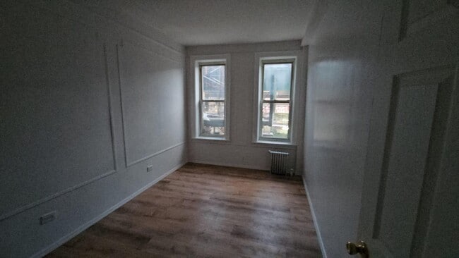 Building Photo - 7817 Roosevelt Ave