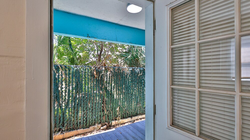 Building Photo - 201 N Wild Olive Ave