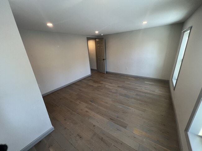 Building Photo - 34 N Lee St