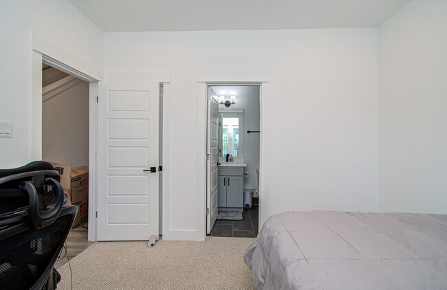 Building Photo - 8325 Springwood Crk Ln