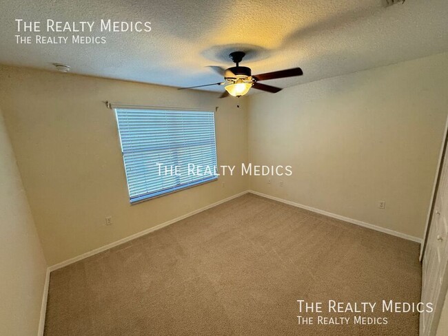 Building Photo - 2365 Seven Oaks Dr
