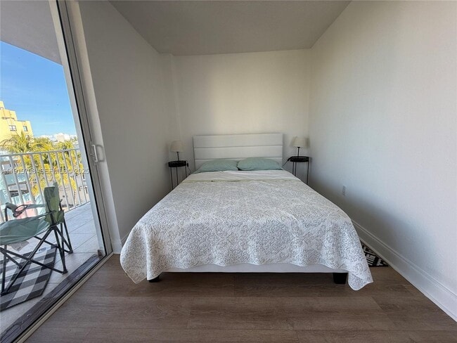 Building Photo - 1255 Collins Ave