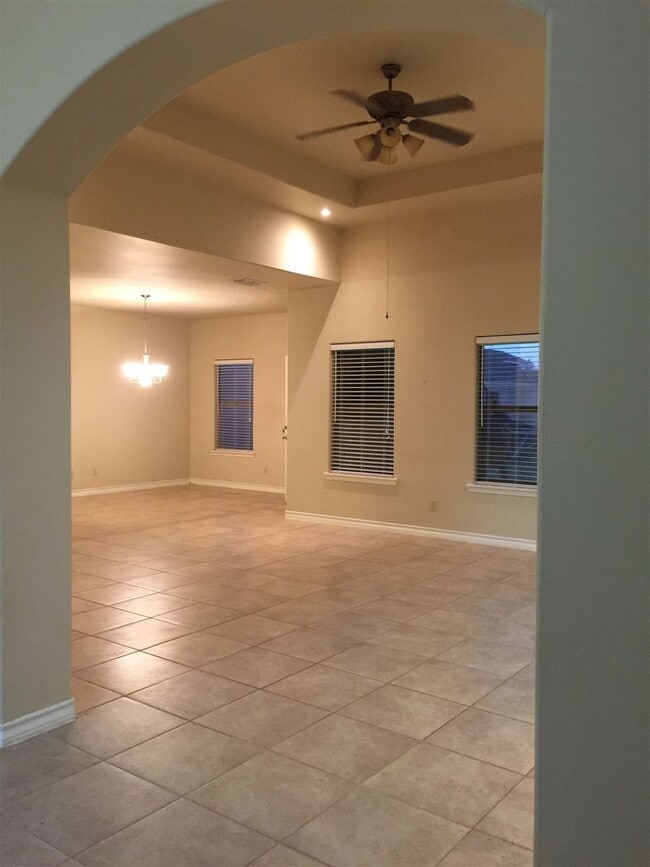 Building Photo - 608 Waxwing Cedar Drive