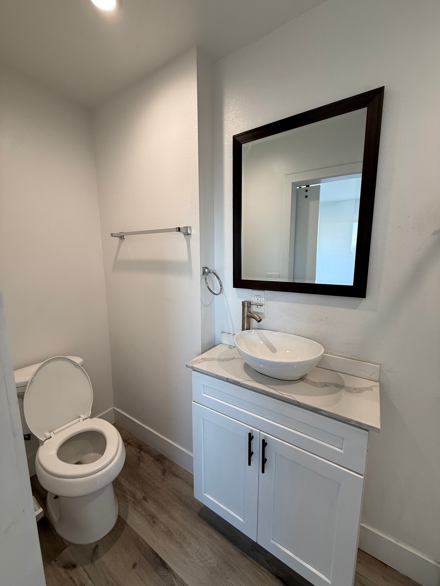 bathroom - 1110 W 40th Pl