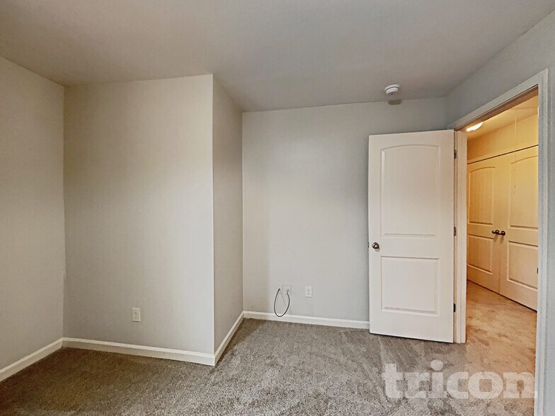Building Photo - 514 Lobdale Falls Dr