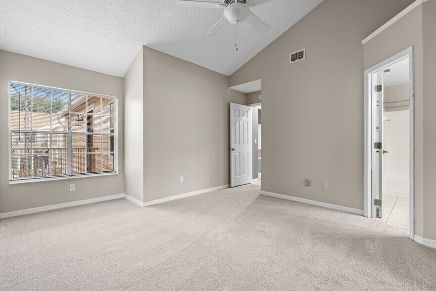 Building Photo - 709 Youngstown Pky