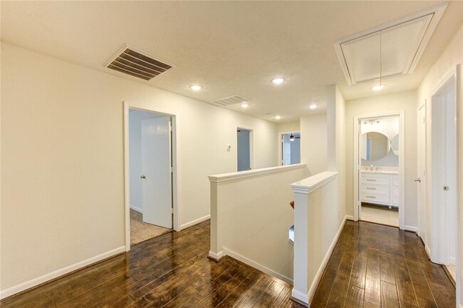 Building Photo - 18503 Fair Grange Ln