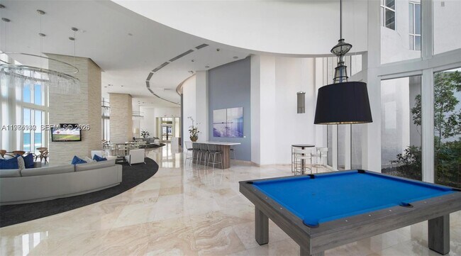 Building Photo - 16001 Collins Ave