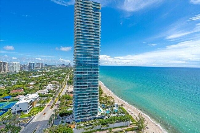 Building Photo - 19333 Collins Ave