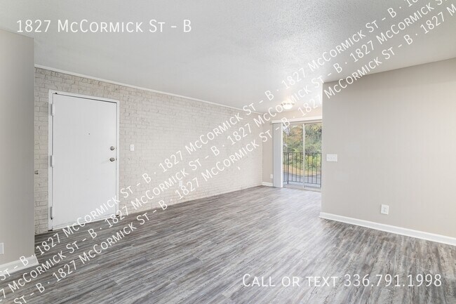 Building Photo - 1827 McCormick St