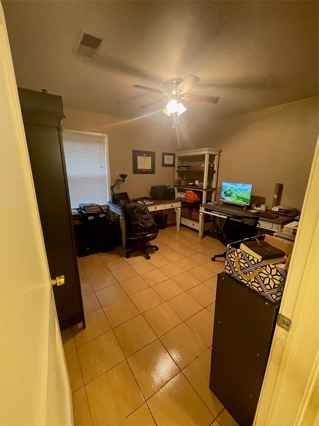 Building Photo - 119 Albacore Ave