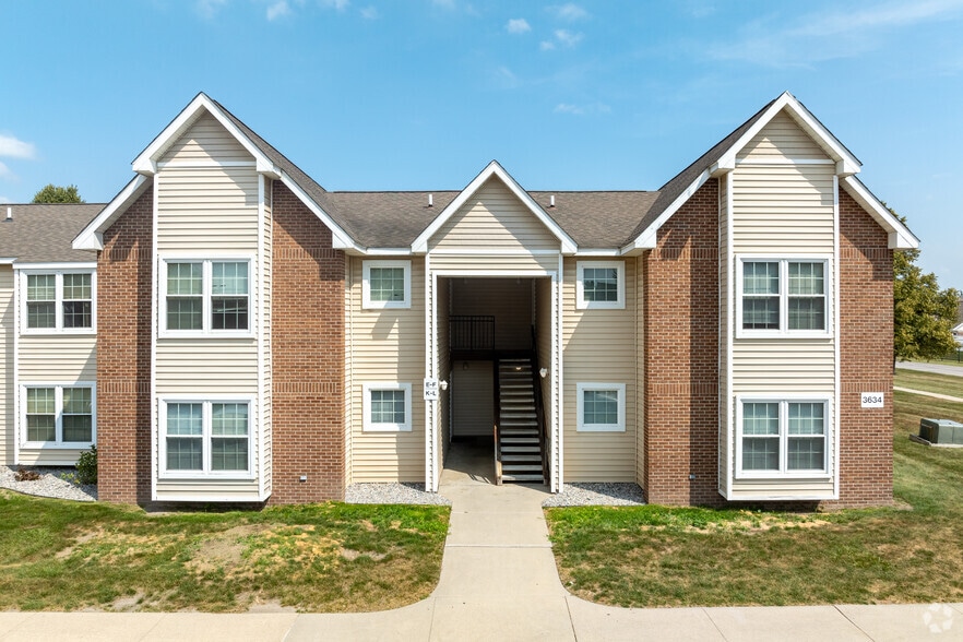 Building Photo - VISTA VILLA APARTMENTS