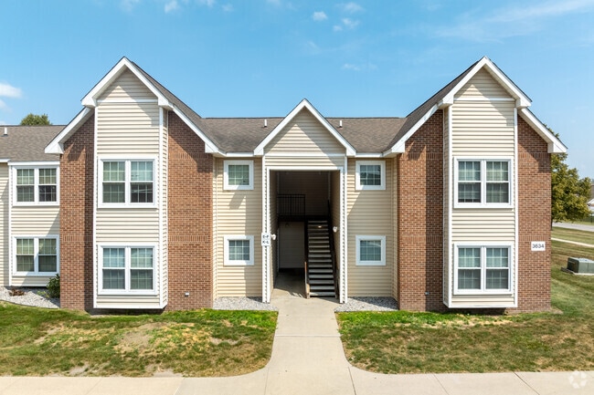 Building Photo - VISTA VILLA APARTMENTS