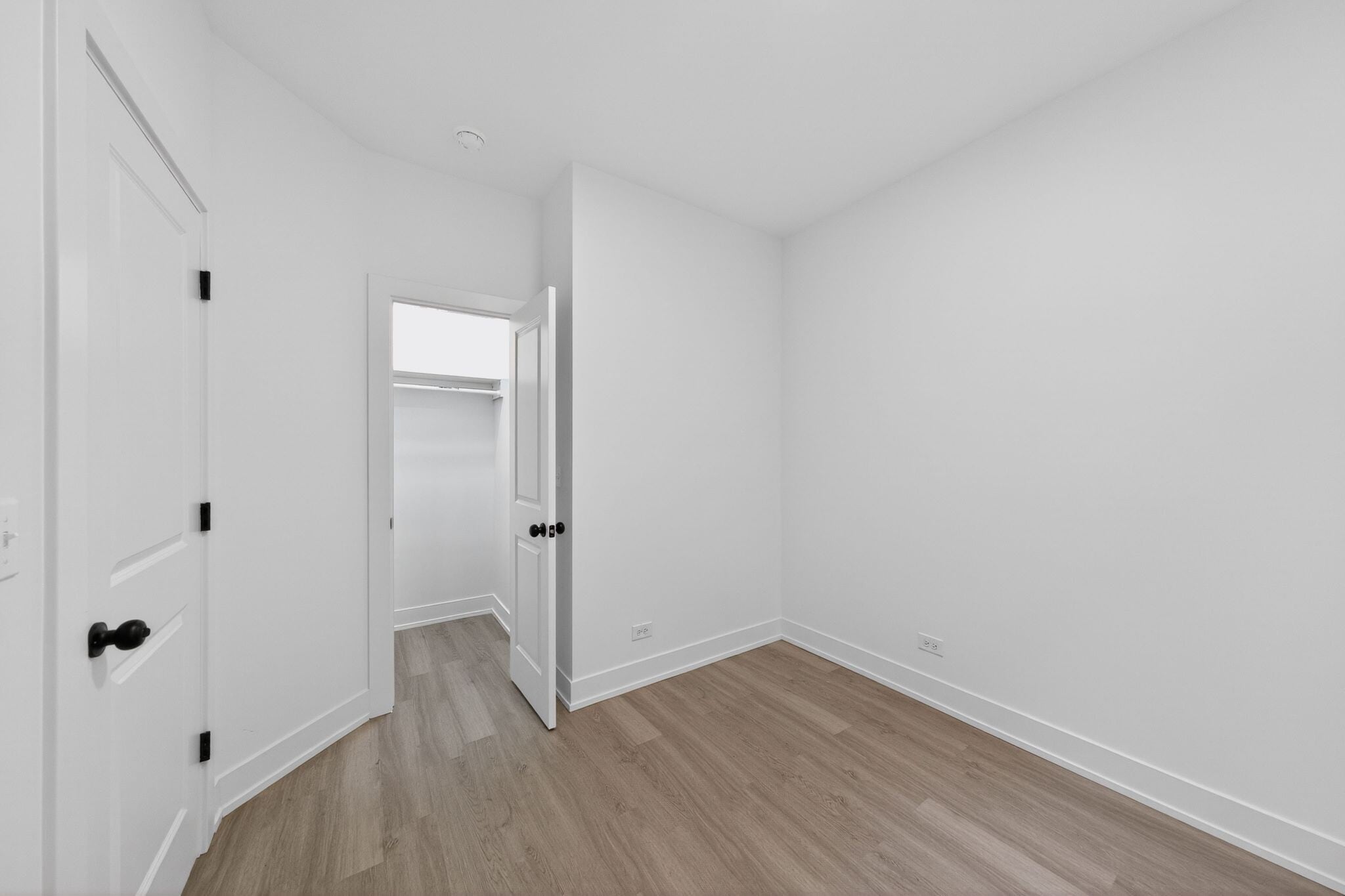 Building Photo - 328 N Lockwood Ave