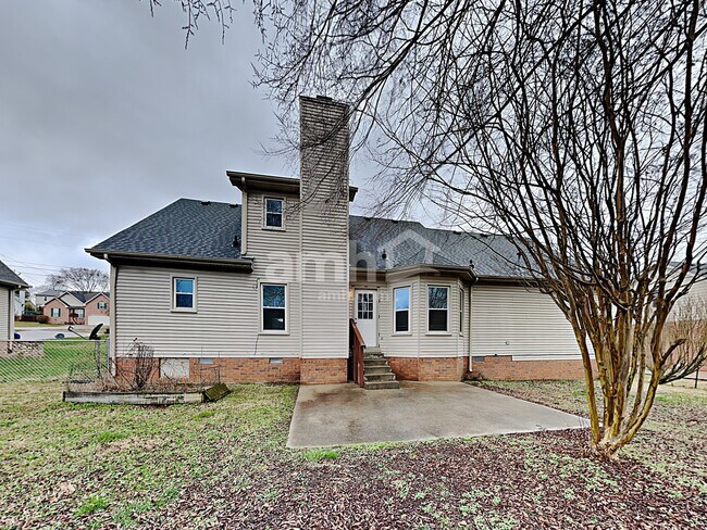 Building Photo - 214 St Lukes Ln