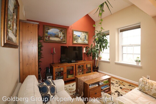 Building Photo - 2 br, 1 bath House - 3800 39th Street NW #...