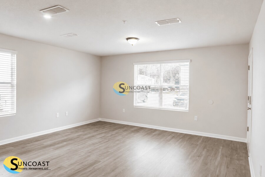 Building Photo - 6534 Sweetbay Ln