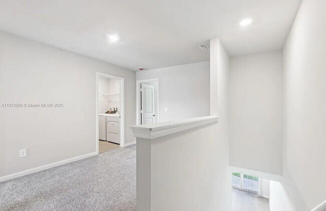 Building Photo - 478 Salisbury Cir
