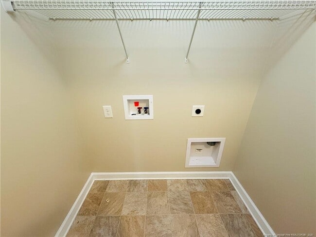 Building Photo - 5325 Nessee St