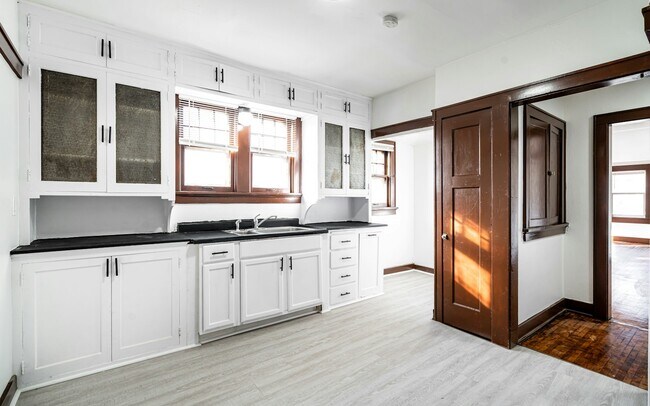 Building Photo - 2548 N 38th St