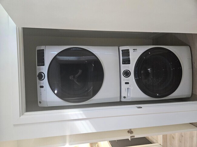 Building Photo - 283 S Roosevelt St