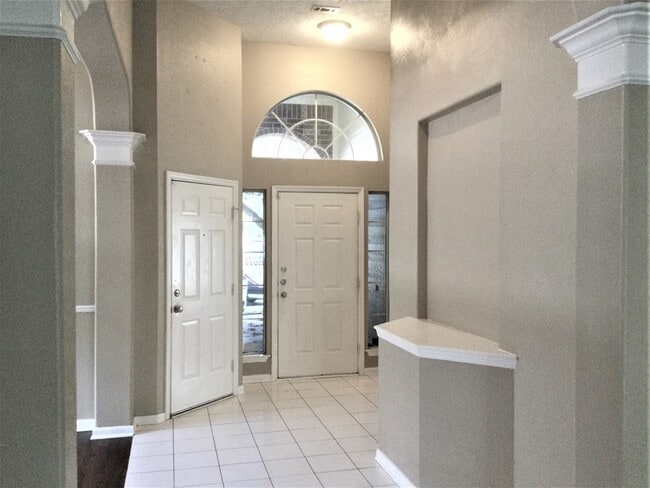 Building Photo - 15007 Red Cedar Bluff Ln