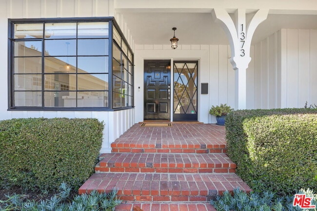 Building Photo - 1373 Beckwith Ave