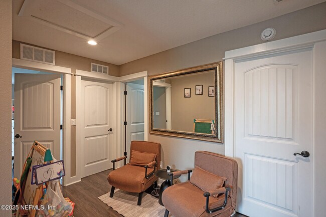Building Photo - 3693 Lightview Ln