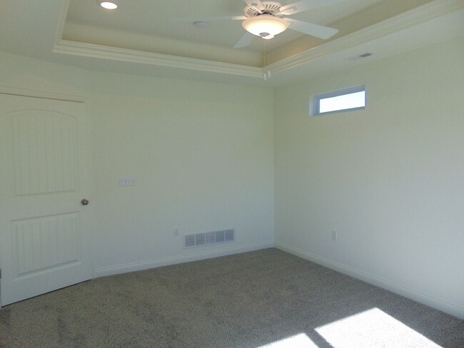 Building Photo - Sensational 3 Bed 2 Bath House!