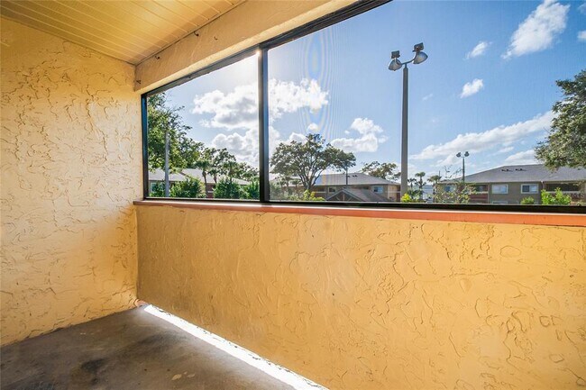 Building Photo - 646 Kenwick Cir