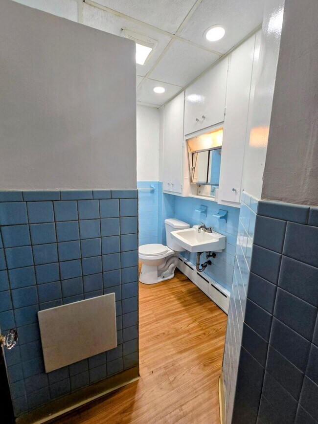 Building Photo - 1016 Spring Garden St