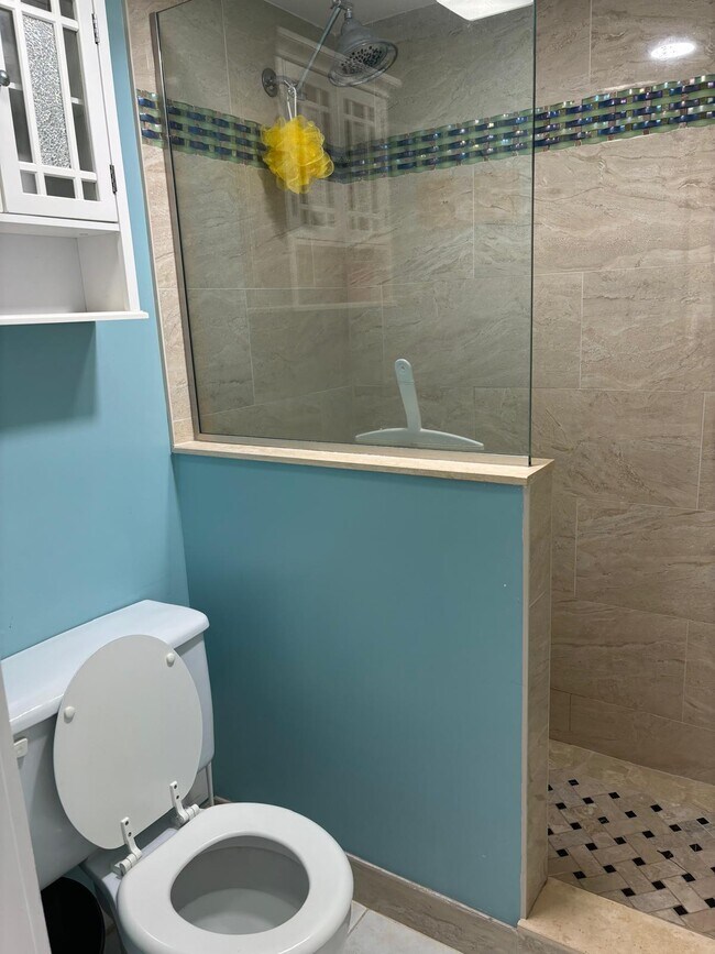 Building Photo - 9900 S Ocean Dr