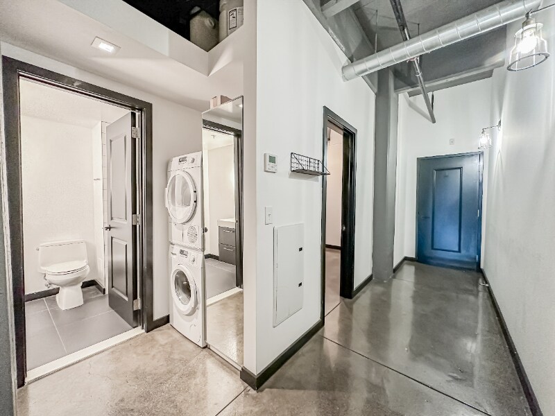 Building Photo - 1701 Tulip St