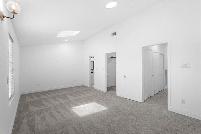 Building Photo - 2602 Washington Ave