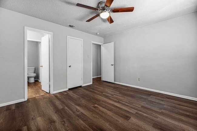 Building Photo - 1524 Eichen Rd